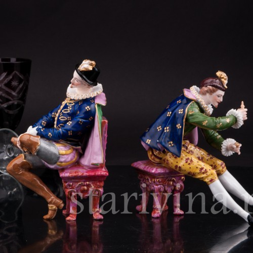 Антикварная фарфоровая композиция Кавалеры, играющие в бильбоке, Франция, кон. 19 - нач. 20 вв.