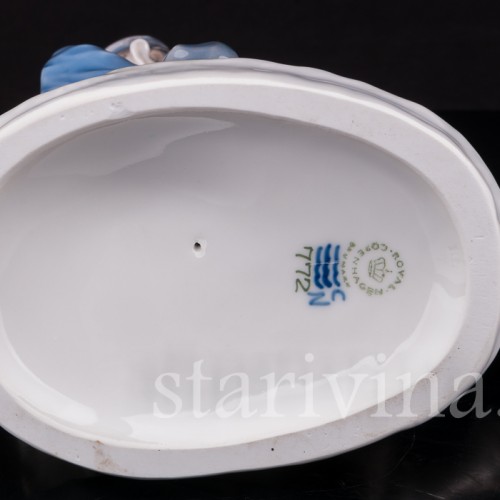 Фарфоровая статуэтка Мальчик с бычком, Royal Copenhagen, Дания, 1970 гг.