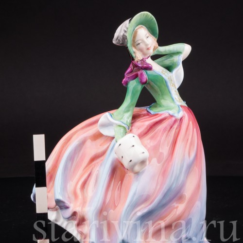 Фарфоровая статуэтка "Осенний ветерок", девушка с муфтой , Royal Doulton, Великобритания, пер. пол. 20 в.