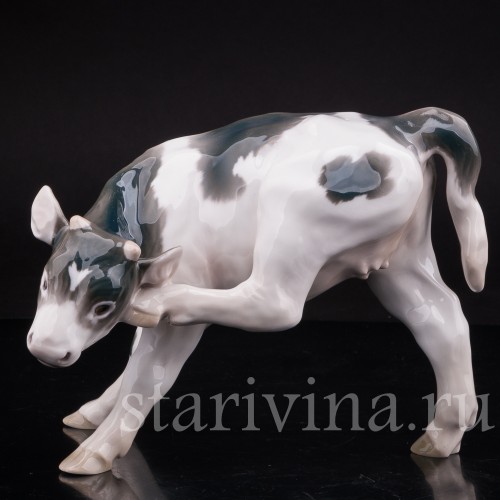 Фигурка из фарфора Телочка, Bing & Grondahl, Дания.