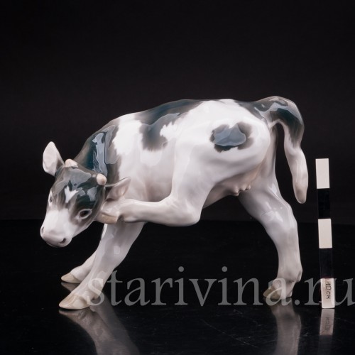 Фигурка из фарфора Телочка, Bing & Grondahl, Дания.