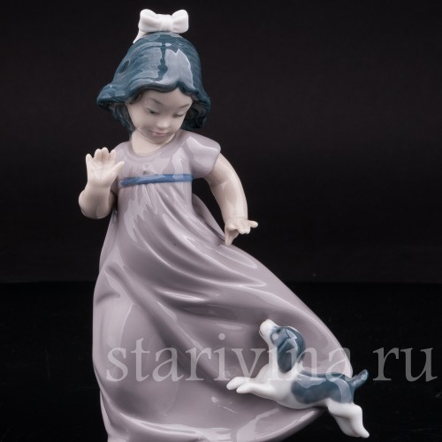 Фарфоровая статуэтка Девочка со щенком, NAO, Испания, вт. пол. 20 в.
