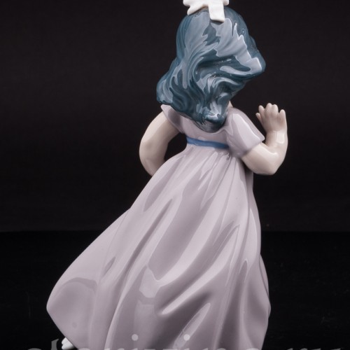 Фарфоровая статуэтка Девочка со щенком, NAO, Испания, вт. пол. 20 в.