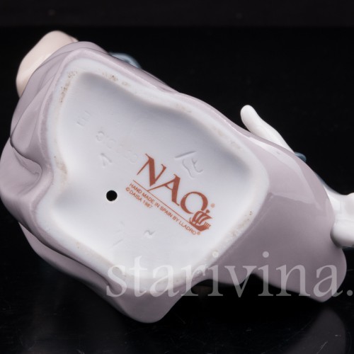 Фарфоровая статуэтка Девочка со щенком, NAO, Испания, вт. пол. 20 в.