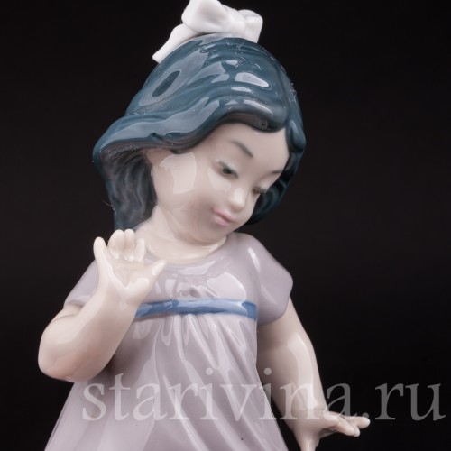 Фарфоровая статуэтка Девочка со щенком, NAO, Испания, вт. пол. 20 в.