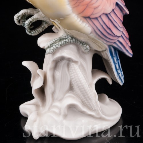 Статуэтка птицы из фарфора Попугай какаду на кукурузе, Karl Ens, Германия, 1920-30 гг.