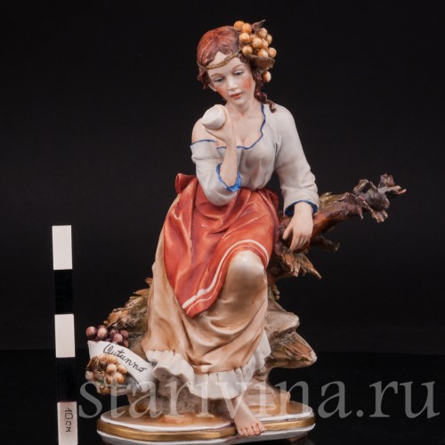 Фарфоровая статуэтка девушки Аллегория осени, Capodimonte, Италия, сер., вт пол. 20 века.