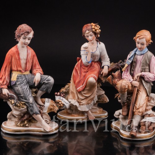 Фарфоровая статуэтка девушки Аллегория осени, Capodimonte, Италия, сер., вт пол. 20 века.