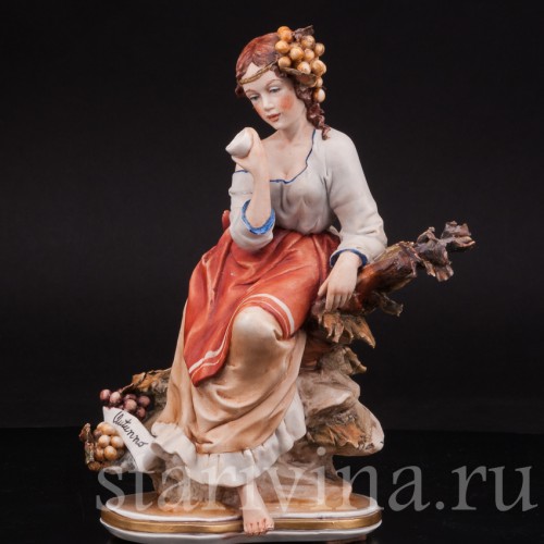 Фарфоровая статуэтка девушки Аллегория осени, Capodimonte, Италия, сер., вт пол. 20 века.