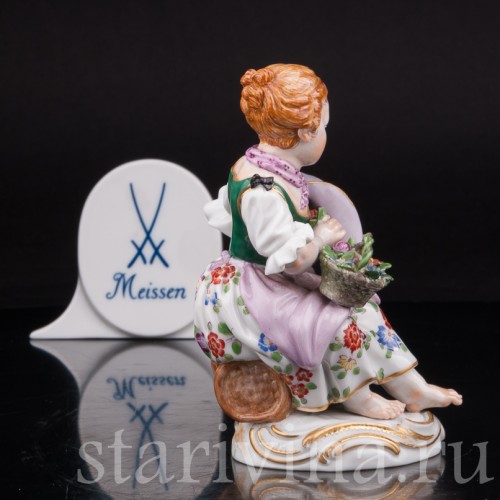 Антикварная фарфоровая статуэтка Девочка с корзинами цветов Meissen, Германия, 1990 год.