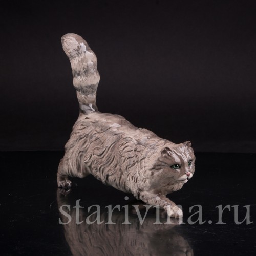 Фигурка из фарфора Крадущийся кот, Royal Doulton, Великобритания, вт. пол. 20 в.