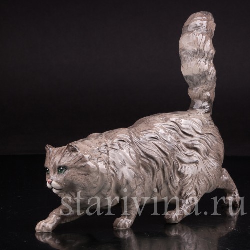 Фигурка из фарфора Крадущийся кот, Royal Doulton, Великобритания, вт. пол. 20 в.