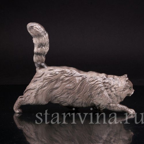 Фигурка из фарфора Крадущийся кот, Royal Doulton, Великобритания, вт. пол. 20 в.