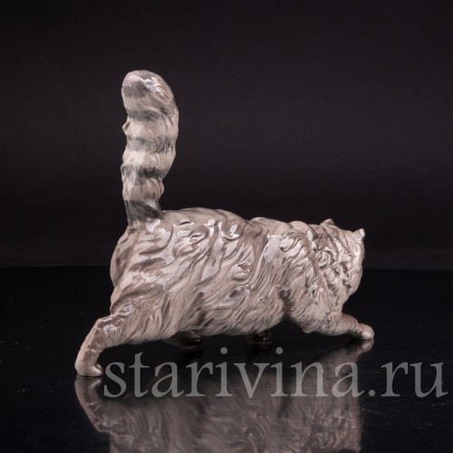 Фигурка из фарфора Крадущийся кот, Royal Doulton, Великобритания, вт. пол. 20 в.