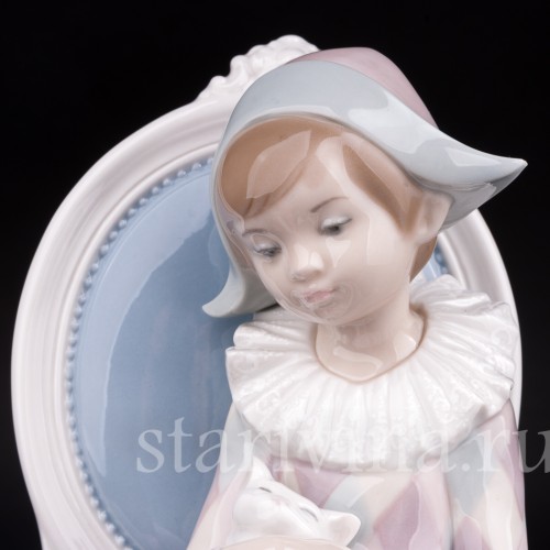 Фигурка мальчика из фарфора Арлекин с котенком Lladro, Испания, вт. пол. 20 в.