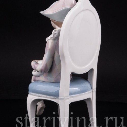 Фигурка мальчика из фарфора Арлекин с котенком Lladro, Испания, вт. пол. 20 в.