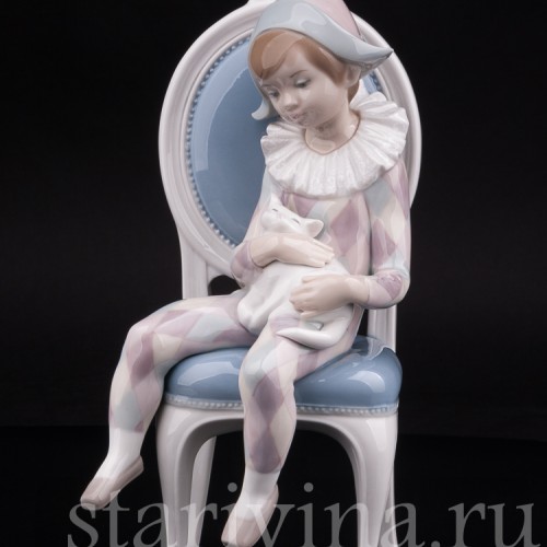 Фигурка мальчика из фарфора Арлекин с котенком Lladro, Испания, вт. пол. 20 в.