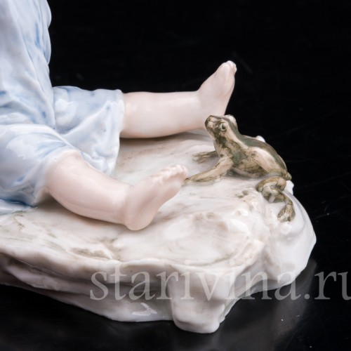 Антикварная фарфоровая статуэтка Малыш и лягушка, Karl Ens, Германия, 1900 гг.