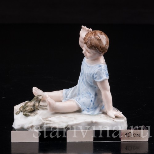 Антикварная фарфоровая статуэтка Малыш и лягушка, Karl Ens, Германия, 1900 гг.