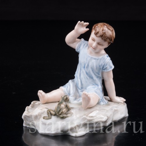 Антикварная фарфоровая статуэтка Малыш и лягушка, Karl Ens, Германия, 1900 гг.