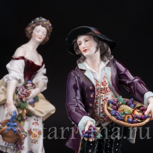 Фарфоровые статуэтки Пара с цветами и фруктами, Richard Eckert & Co, Германия, кон.19 века.