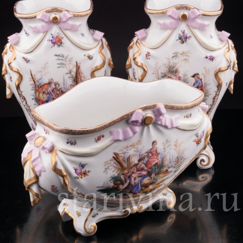 Антикварная фарфоровая композиция Жардиньерка и две вазы, пасторальный гарнитур, Helena Wolfsohn, Германия, 1885-1949 гг.