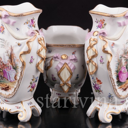 Антикварная фарфоровая композиция Жардиньерка и две вазы, пасторальный гарнитур, Helena Wolfsohn, Германия, 1885-1949 гг.