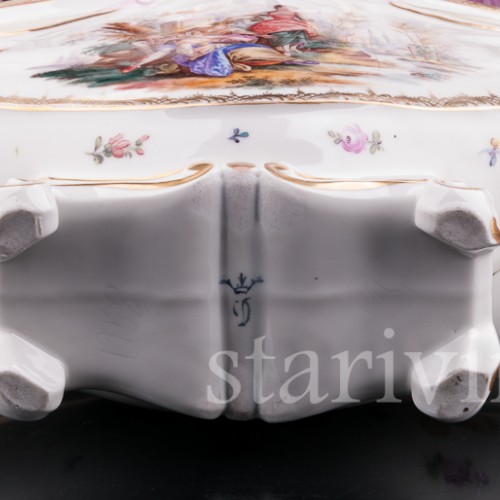 Антикварная фарфоровая композиция Жардиньерка и две вазы, пасторальный гарнитур, Helena Wolfsohn, Германия, 1885-1949 гг.