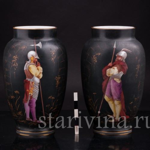 Парные фарфоровые вазы Два стражника, Франция, кон. 19 века.