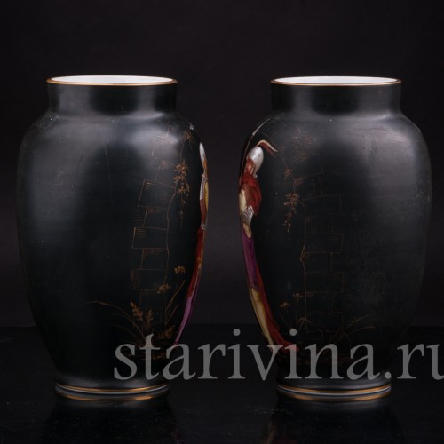 Парные фарфоровые вазы Два стражника, Франция, кон. 19 века.