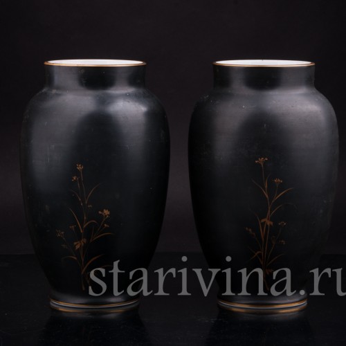 Парные фарфоровые вазы Два стражника, Франция, кон. 19 века.