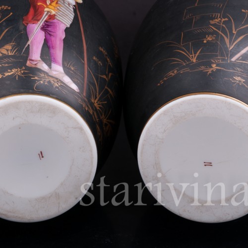 Парные фарфоровые вазы Два стражника, Франция, кон. 19 века.