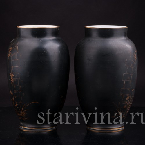 Парные фарфоровые вазы Два стражника, Франция, кон. 19 века.