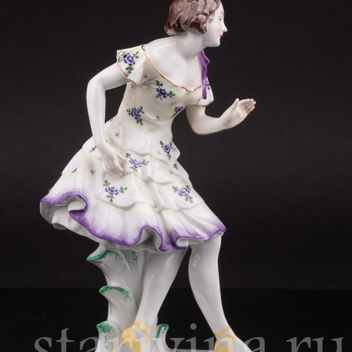 Статуэтка из фарфора Танцующая девушка, Volkstedt, Германия, до 1935 г.