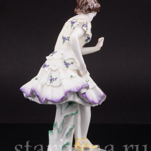 Статуэтка из фарфора Танцующая девушка, Volkstedt, Германия, до 1935 г.