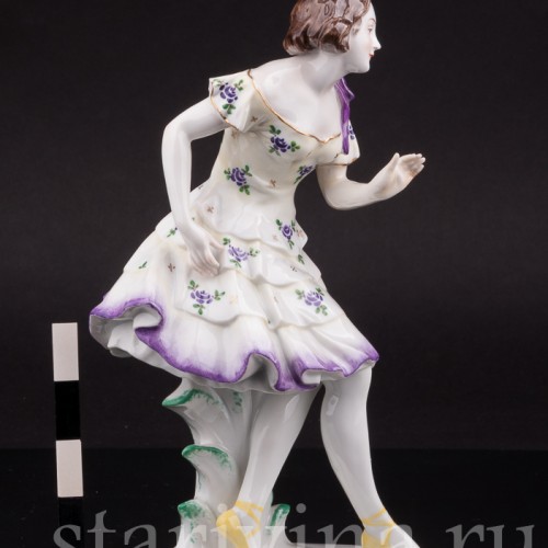 Статуэтка из фарфора Танцующая девушка, Volkstedt, Германия, до 1935 г.