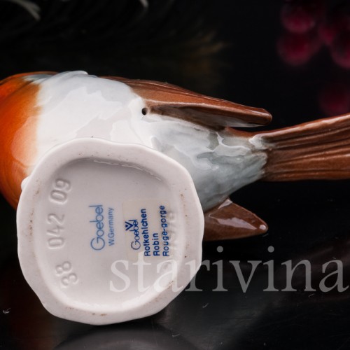 Фигурка птицы из фарфора Малиновка, Goebel, Германия, 1978.