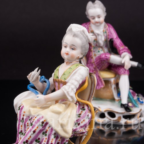 Антикварные фарфоровые статуэтки Пара на стульях, миниатюра, Carl Thieme, Германия, кон.19 в.