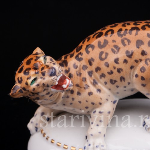 Статуэтка из фарфора Леопард, Hertwig & Co, Германия, нач. 20 в.