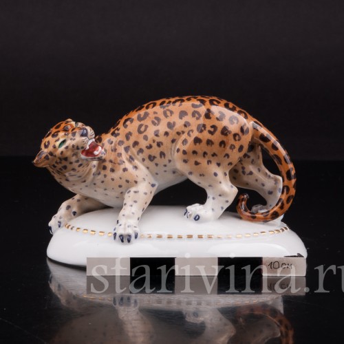 Статуэтка из фарфора Леопард, Hertwig & Co, Германия, нач. 20 в.