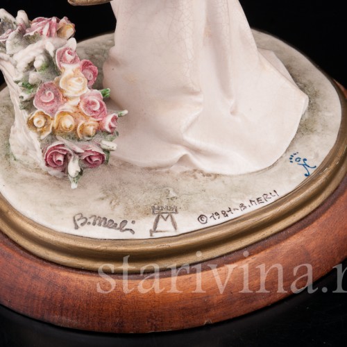 Статуэтка Девушка с цветами, Bruno Merli, Италия, вт. пол. 20 века.