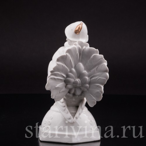 Фигурка из фарфора Малыш на голубе, Hertwig & Co, Германия, 1920-30 гг.