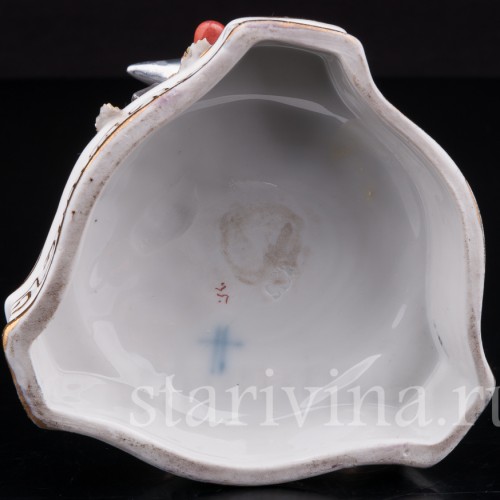 Фарфоровая статуэтка Амур, кующий сердце, Sitzendorf, Германия, кон.19 в.