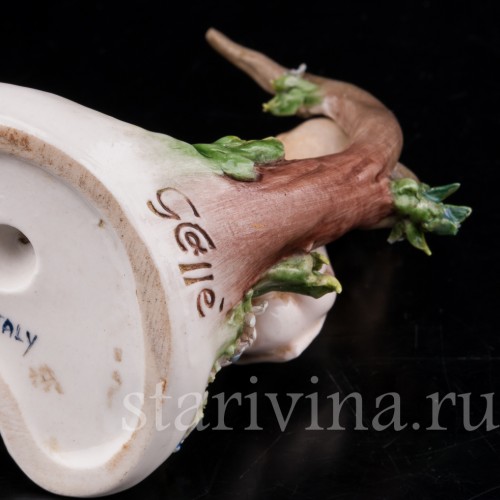 Фарфоровая фигурка Малыш с собакой, миниатюра, Capodimonte, Италия, вт пол. 20 века.