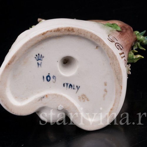 Фарфоровая фигурка Малыш с собакой, миниатюра, Capodimonte, Италия, вт пол. 20 века.