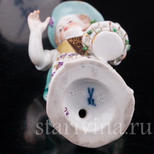 Фарфоровая статуэтка Девочка в шляпе, Meissen, Германия, 1978 год.