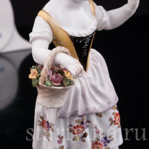 Фарфоровая статуэтка Девочка с цветами, Meissen, Германия, сер. 19 - нач. 20 вв.