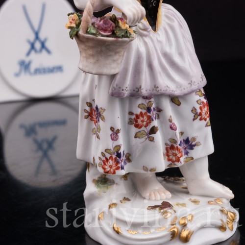 Фарфоровая статуэтка Девочка с цветами, Meissen, Германия, сер. 19 - нач. 20 вв.