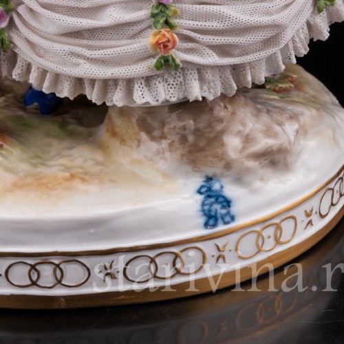 Фарфоровая композиция Танцовщица Камарго с кавалером, кружевная, Volkstedt, Германия, до 1935 г.