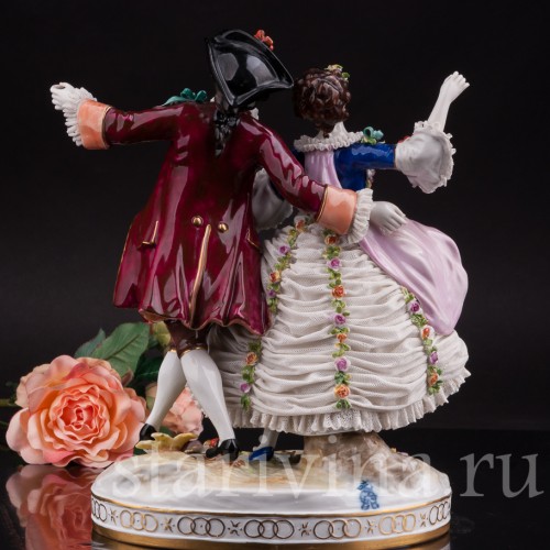 Фарфоровая композиция Танцовщица Камарго с кавалером, кружевная, Volkstedt, Германия, до 1935 г.